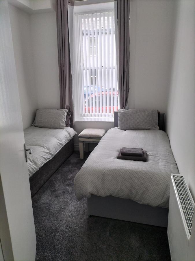 Apartamento Maze Great Escape Ayr Exterior foto