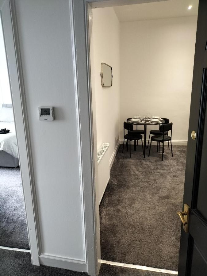 Apartamento Maze Great Escape Ayr Exterior foto